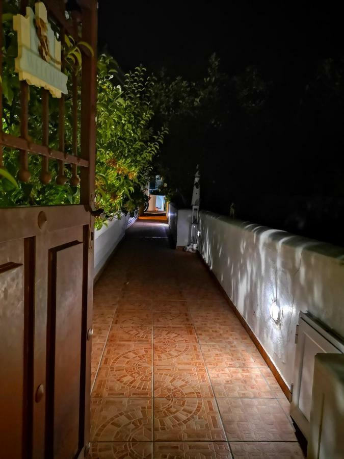 Spetses Center Comfy Apartment Exterior foto